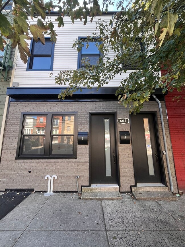 Building Photo - 604 Palisade Ave