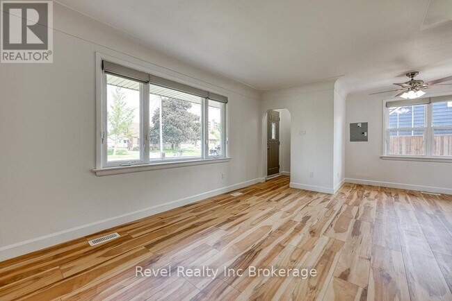 Photo du bâtiment - 157 Ninth Ave