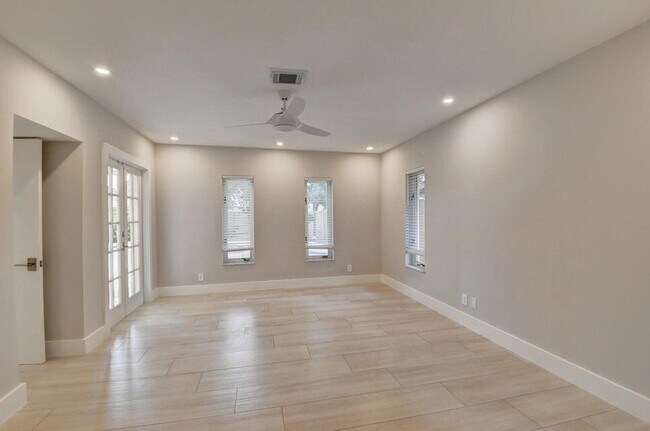 Foto del edificio - 6813 Viento Way