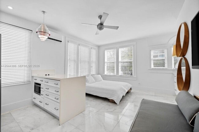 Building Photo - 739 2nd St