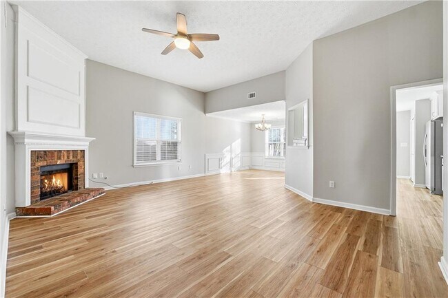 Foto del edificio - 2335 Winthrope Way Dr