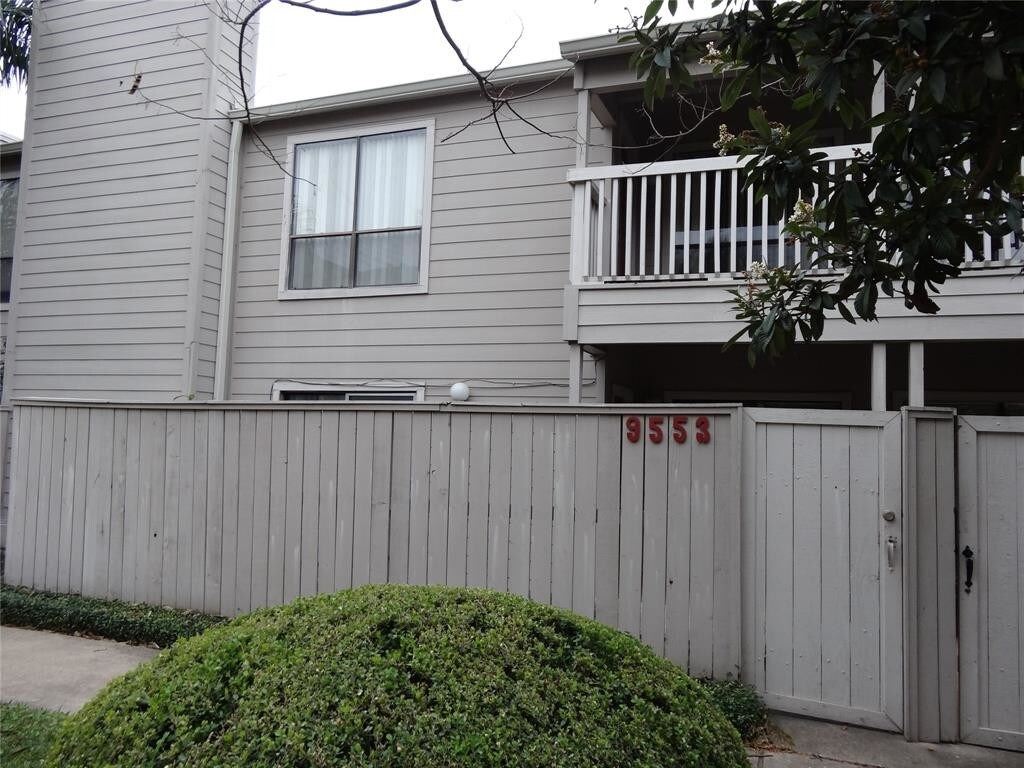 Primary Photo - 9553 Pagewood Ln