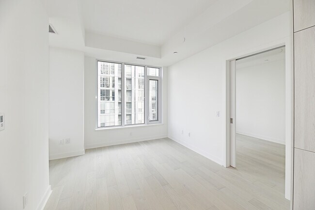 Building Photo - 11 Yorkville Ave