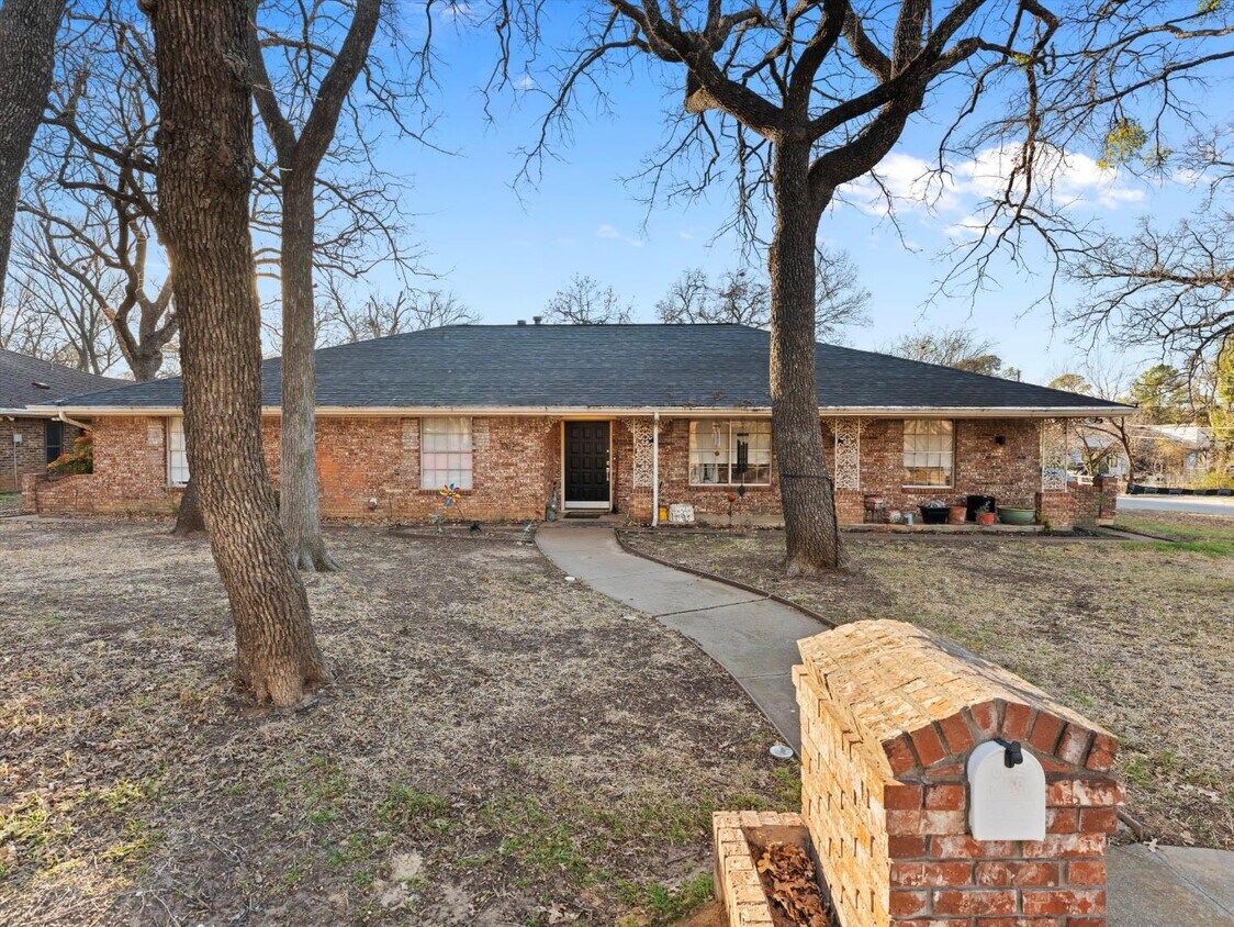 Photo - 1312 Oak Glen Trl