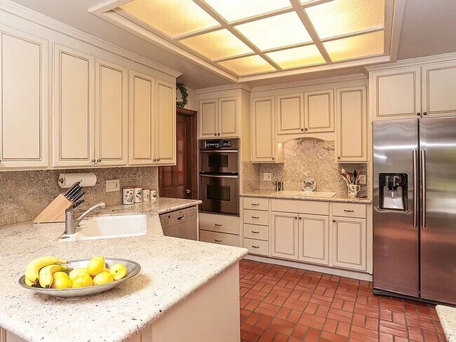 Foto del edificio - Elegant Almaden Valley 4-Bed Home with Spa...