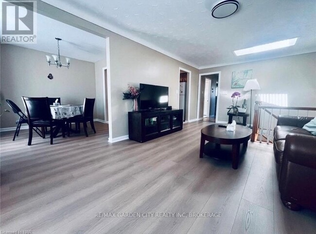 Building Photo - 73 Lakeshore Rd