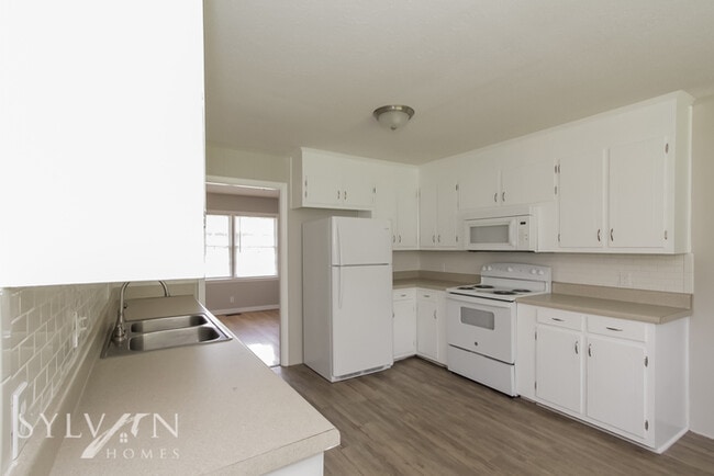 Building Photo - Feel like you are on vacation every day in...