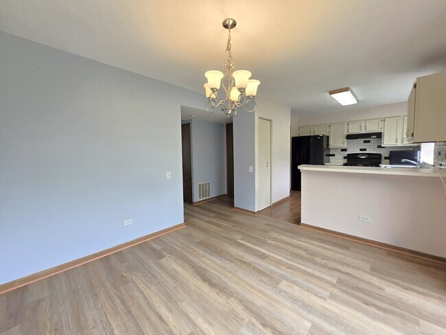 Foto del edificio - 8 E Shag Bark Ln
