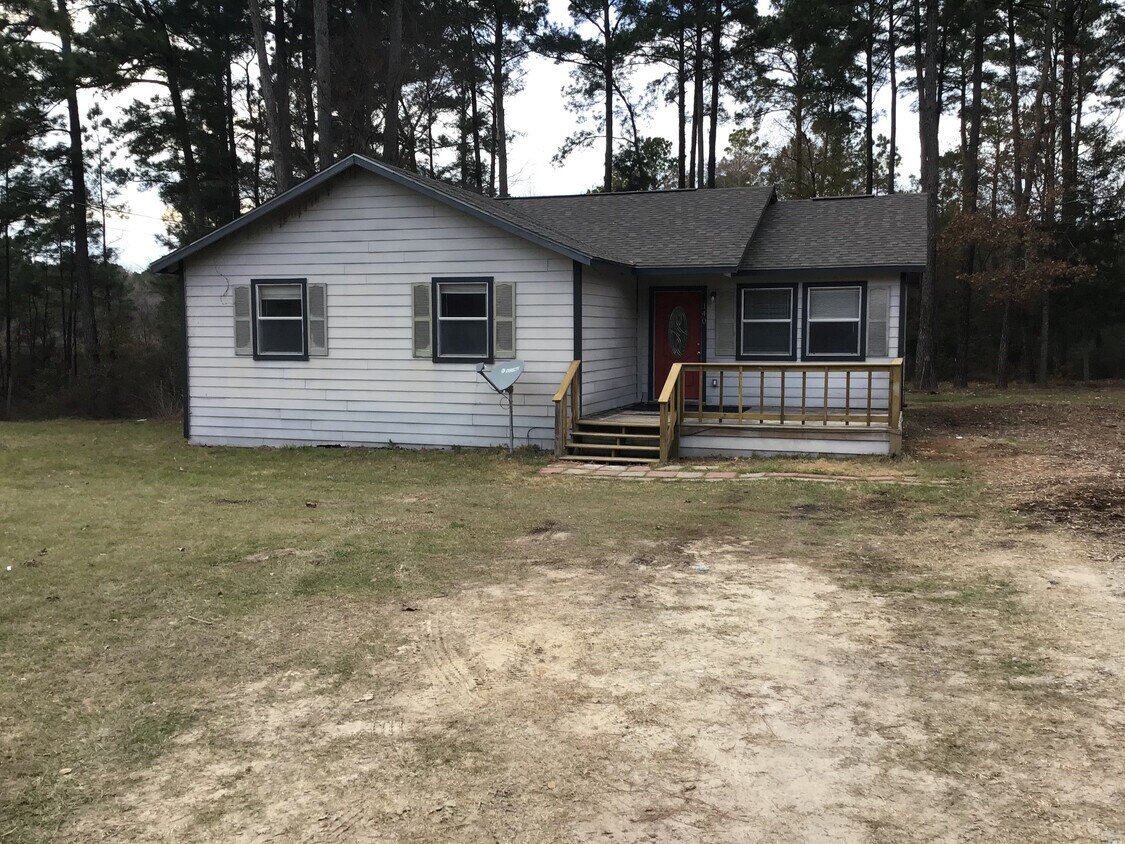 140 Lake L Dr, Trinity, TX 75862 House Rental in Trinity, TX
