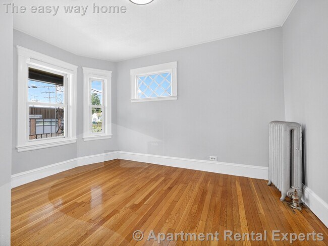 Photo - 254 Main St Unit #1 Apartment