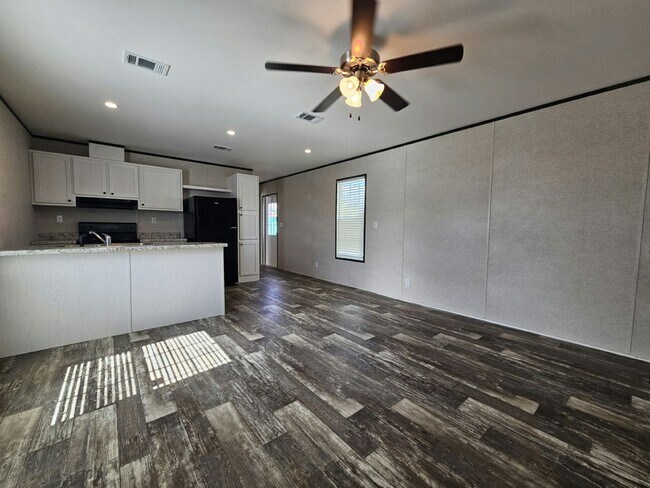 Building Photo - 1023 Myakka Dr