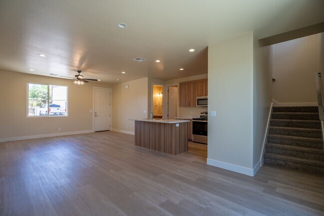 Foto del edificio - Brand New Townhome Near Utah Tech