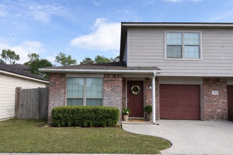 Building Photo - 21465 W Wallis Dr