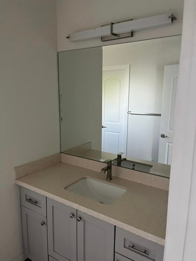 Building Photo - Kings Landing Apartments