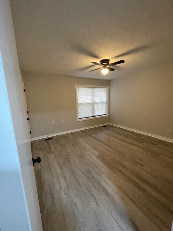 Building Photo - 1248 N Forest Dr