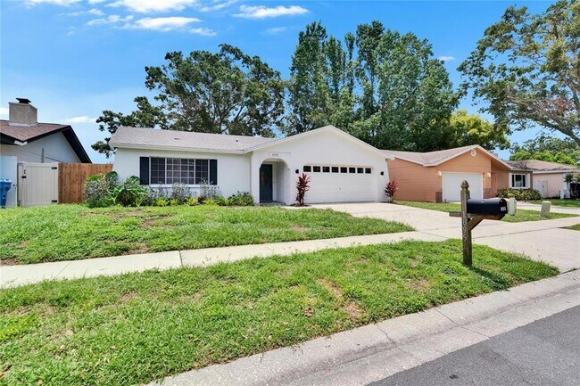Foto del edificio - 1695 E Orangecrest Ave