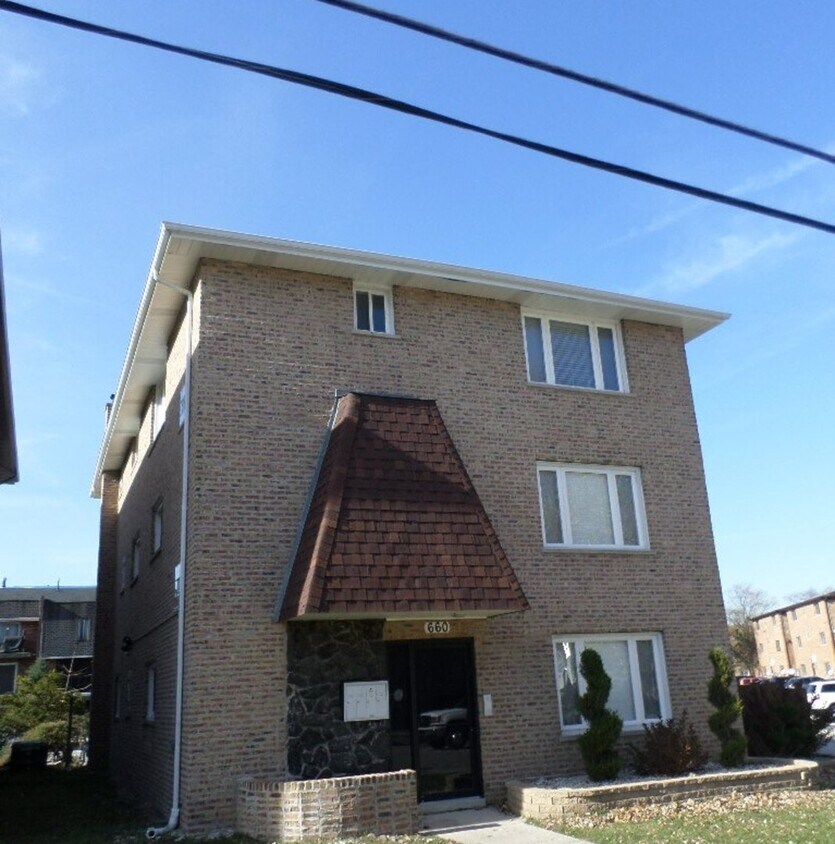 660 Clyde Ave Unit 3S, Calumet City, IL 60409 Condo for Rent in
