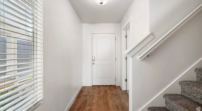 Building Photo - 448 S Pegasus Way