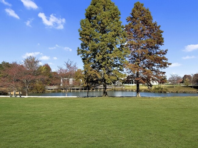 Building Photo - Walking Trails*******Castle School System********Large 3 Bedroom