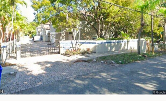 Foto del edificio - 2823 Day Ave