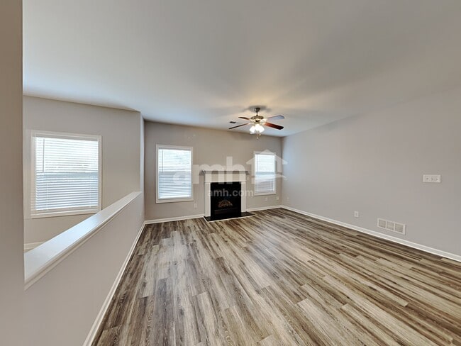 Building Photo - 3613 Walking Stick Way NE