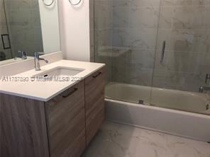 Foto del edificio - 16385 Biscayne Blvd