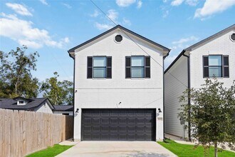 Building Photo - 5111 Firnat St Building Photo - 5111 Firnat St