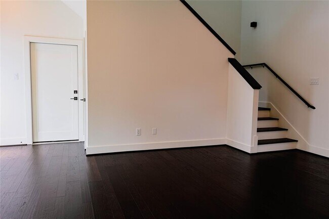 Foto del edificio - 7707 Jack Oak Ave
