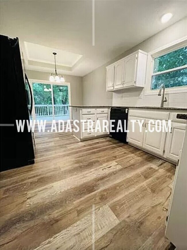 Foto del edificio - Gorgeous 4 Bed 3 Bath Home in Olathe!!-Ava...