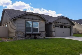 Building Photo - 6104 Cottonwood Loop