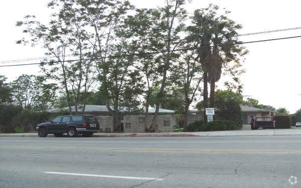 Foto del edificio - California Apartments