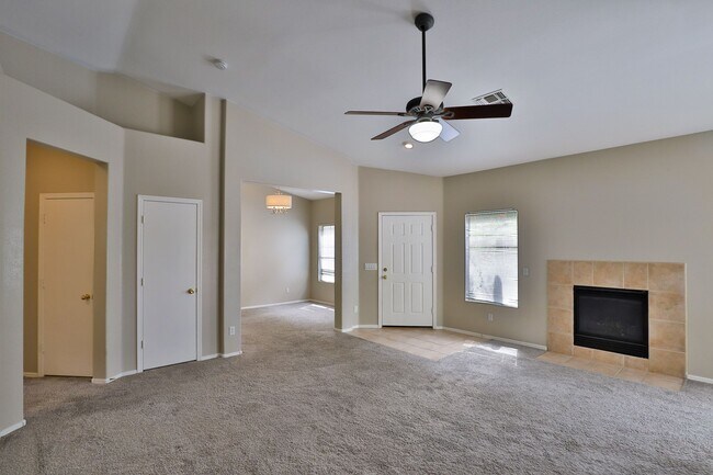 Foto del edificio - 40704 N Columbia Trail