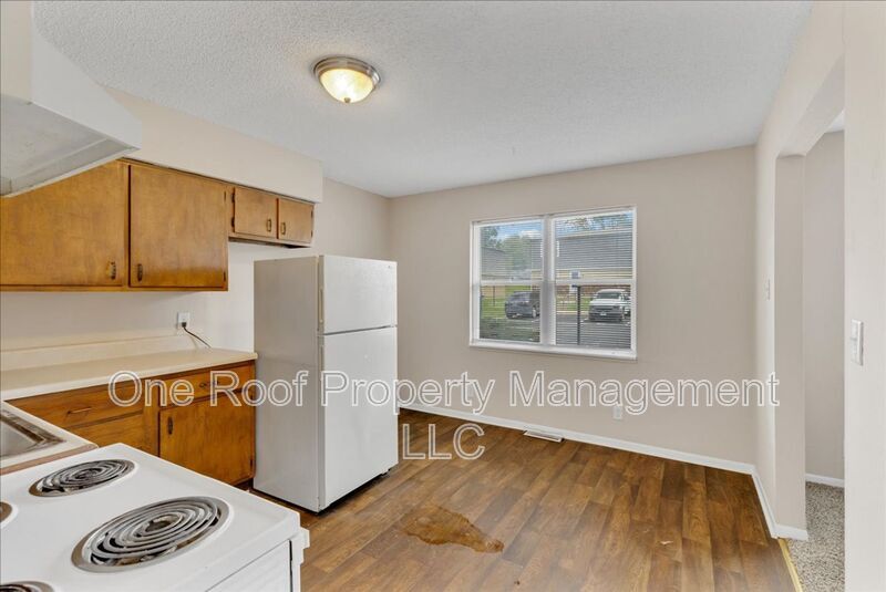 701 Linwood Dr Unit B28, Harrisonville, MO 64701 Condo for Rent in