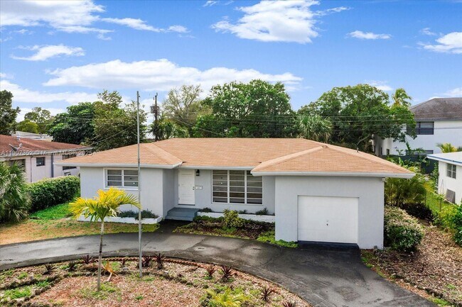 Foto del edificio - 1060 NE 166th St