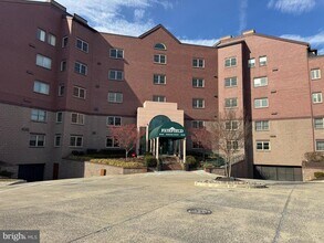 Building Photo - 102 Mercer Ct