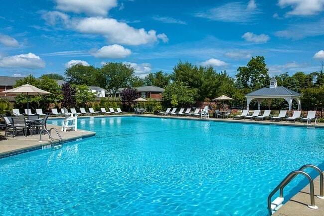 Photo - Pleasant View Gardens Apartments