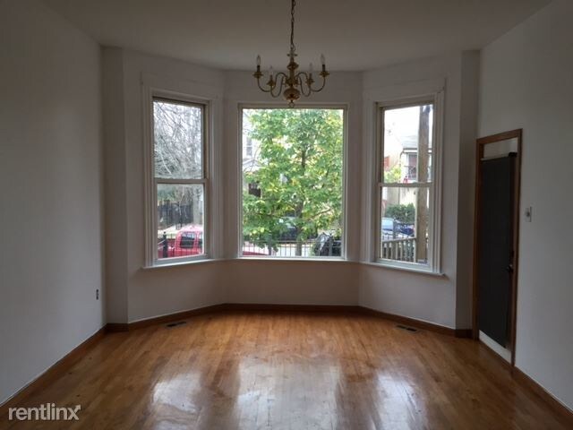 2 br, 1 bath - 2835 N Sacramento Ave 1 - 2 br, 1 bath  - 2835 N Sacramento Ave 1