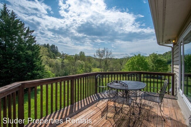 Building Photo - 3 br, 2 bath House - 1418 S River Rd
