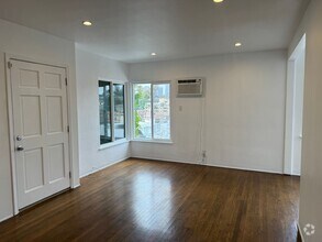 Building Photo - 1313 Douglas St