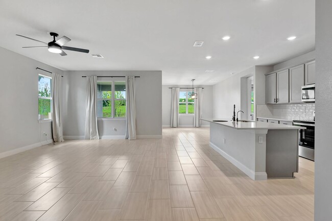 Building Photo - Spacious 4BR Home in Port St. Lucie – Modern Comfort Awaits