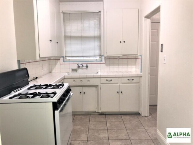 Building Photo - Great  price