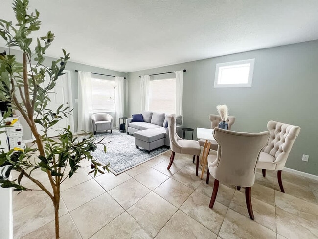 Building Photo - 13921 19th St