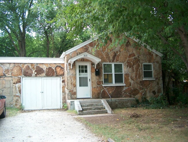 Building Photo - 1851 N Johnston Ave