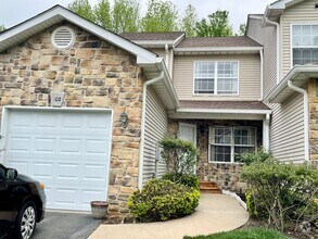 Building Photo - 102 Falcongate Dr
