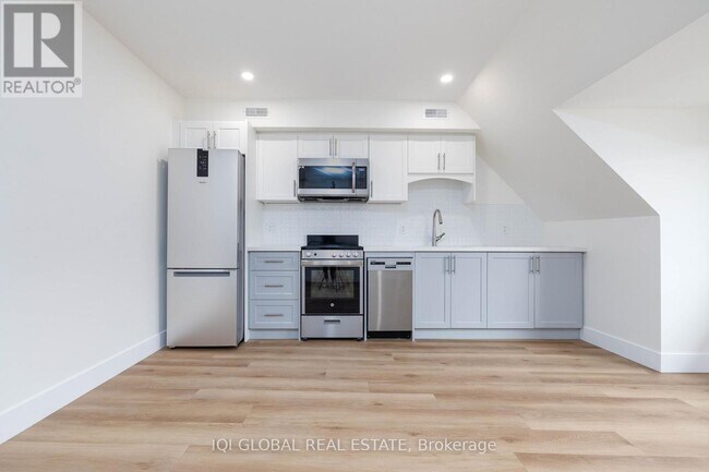 Photo du bâtiment - 1502 Dufferin St