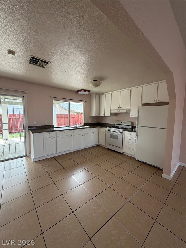 Building Photo - 5947 Via La Contera Dr