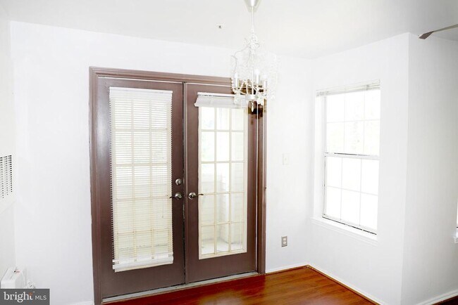 Foto del edificio - 4478 Lord Loudoun Ct