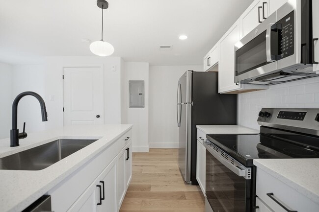 Building Photo - 2302 E Norris St