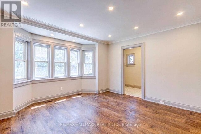 Building Photo - 330 Sammon Ave