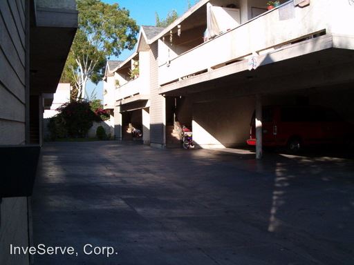 Building Photo - 14733 Nelson Ave